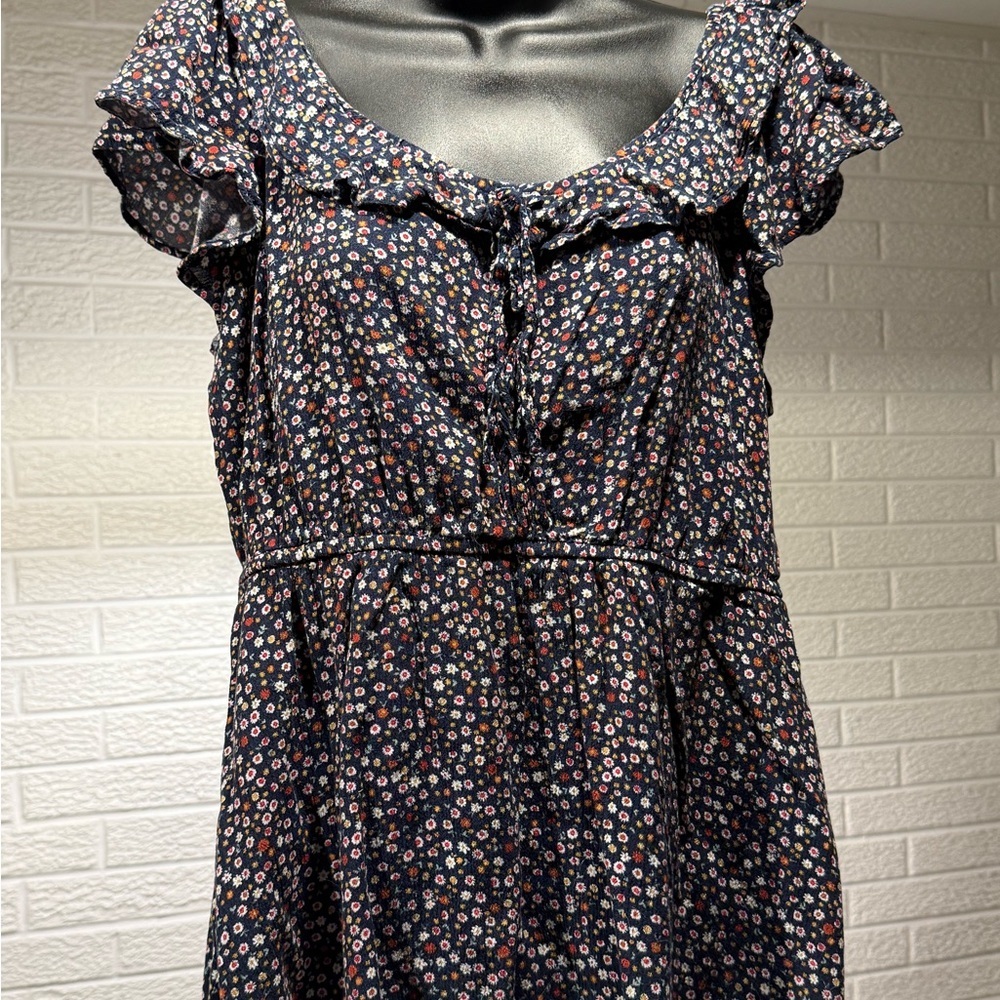Maurices‎ Navy Floral Top